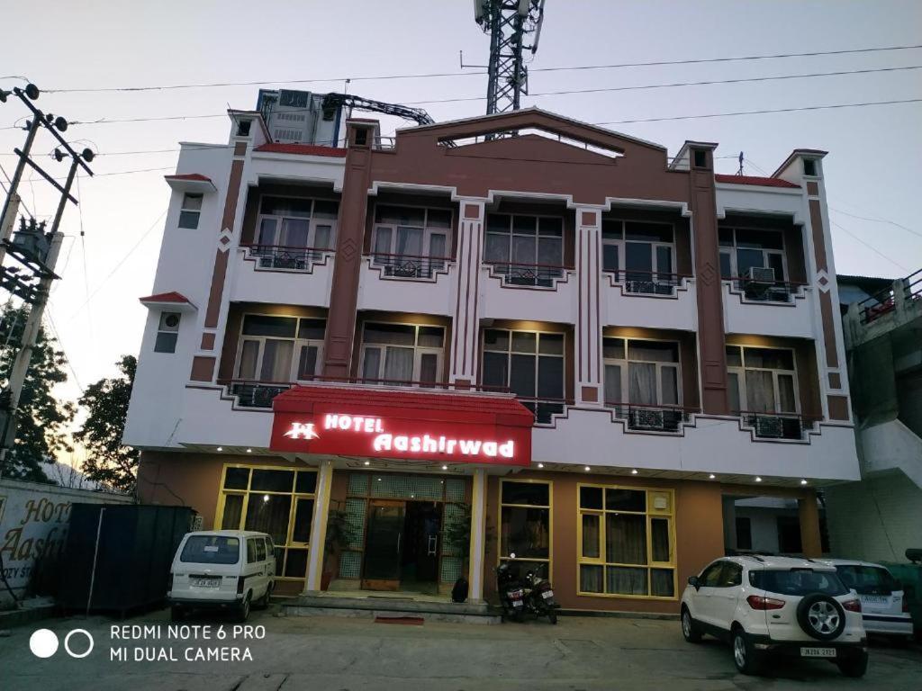Aashirwad Hotel Katra  Esterno foto